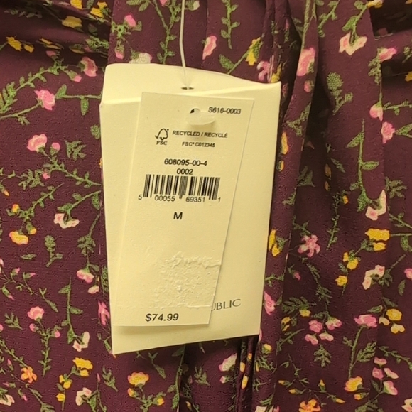 Banana Republic Berry Wine Tie Neck Blouse. Size M. NWT - Picture 2 of 7